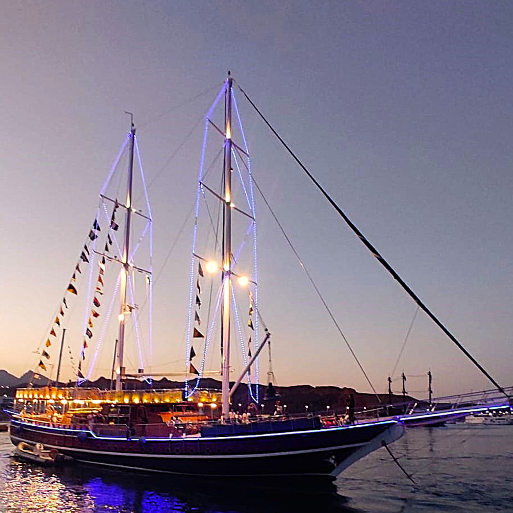 Вечерняя прогулка на яхте «Sina Dream»