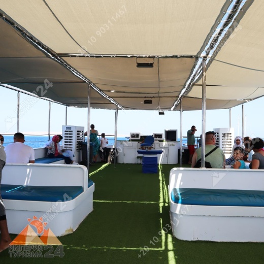 Экскурсия на батискафе в Хургаде