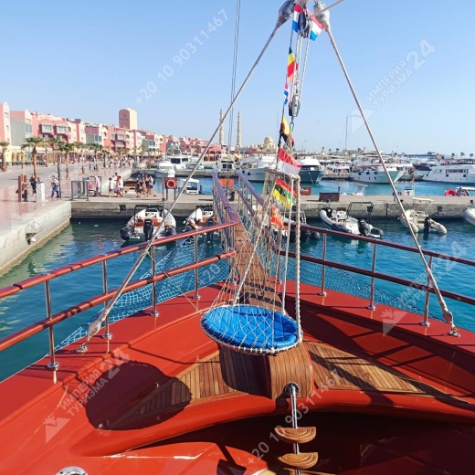 Экскурсия на пиратском корабле с высадкой на Orange Bay