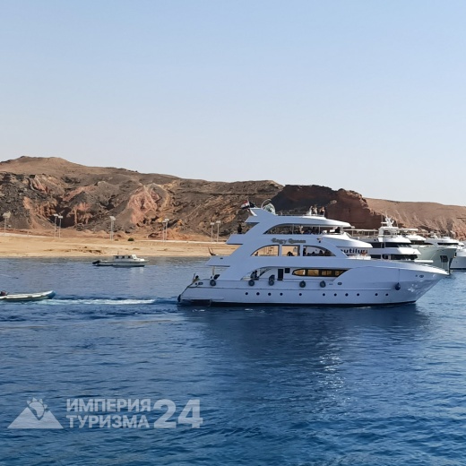 Экскурсия к Белому острову на яхте «Engy Queen»