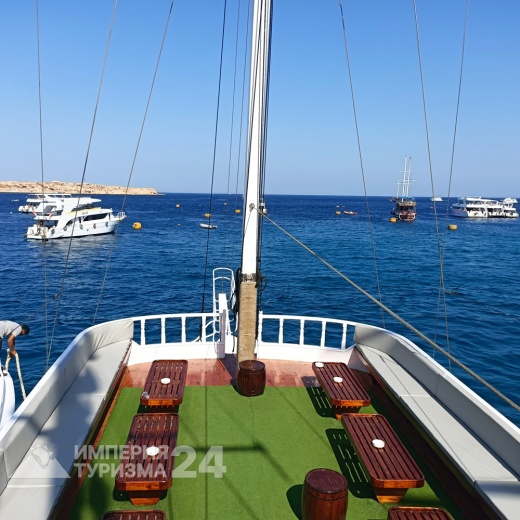 Экскурсия к Белому острову на яхте «Барбаросса»