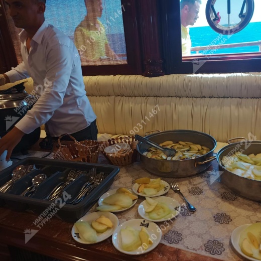 Экскурсия на пиратском корабле с высадкой на Orange Bay