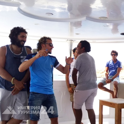 Экскурсия к Белому острову на яхте «Yona Tours»