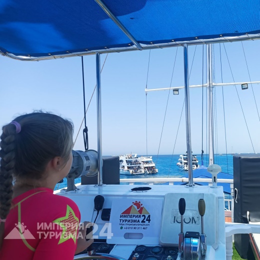 Экскурсия к Белому острову на яхте «Барбаросса»