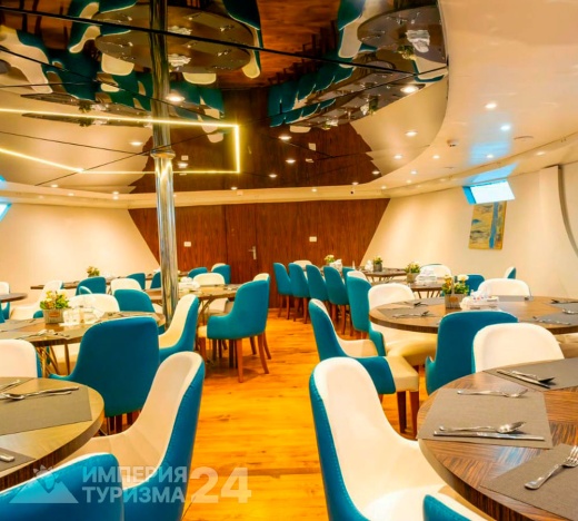 Вечерняя прогулка на яхте Megalodon