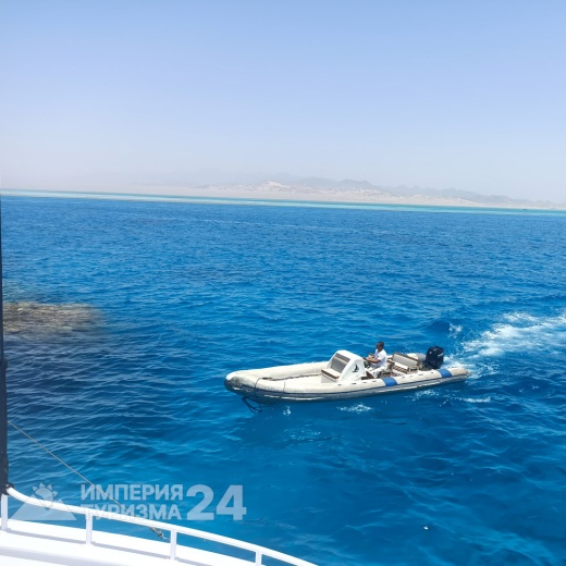 Экскурсия к Белому острову на яхте «Yona Tours»