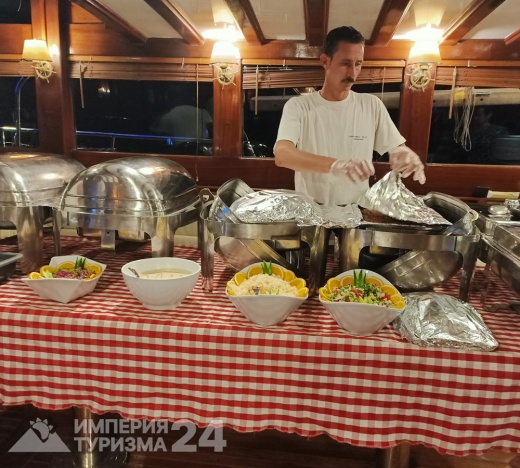 Вечерняя прогулка на яхте «Sina Dream»