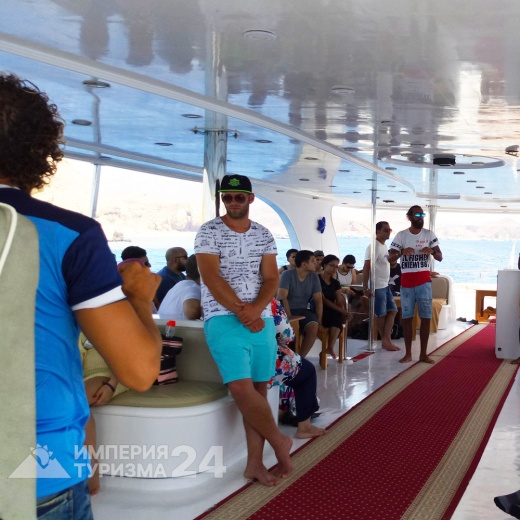 Экскурсия к Белому острову на яхте «Yona Tours»