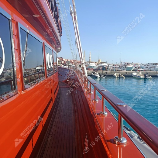 Экскурсия на пиратском корабле с высадкой на Orange Bay