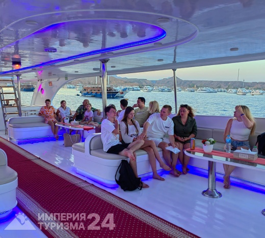 Вечерняя прогулка на яхте из Шарм-эль-Шейха