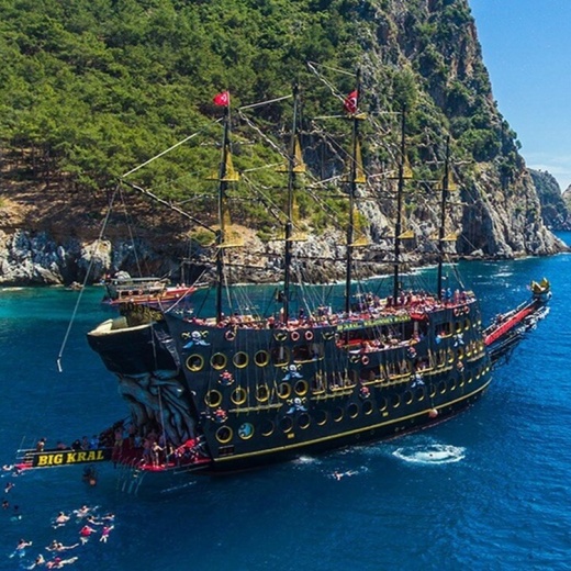 Пиратская яхта Сиде