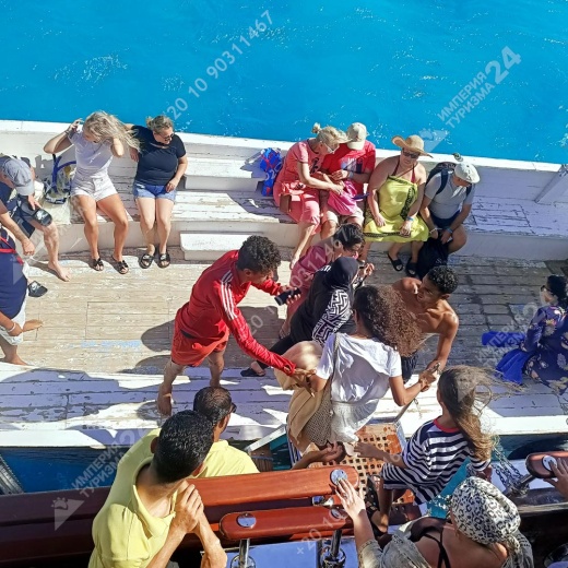 Экскурсия на пиратском корабле с высадкой на Orange Bay