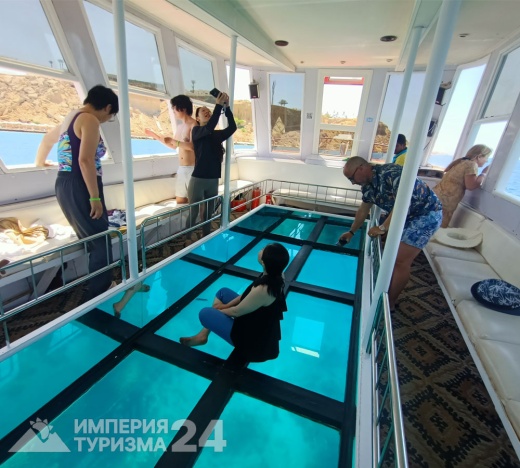 Экскурсия на лодке со стеклянным дном