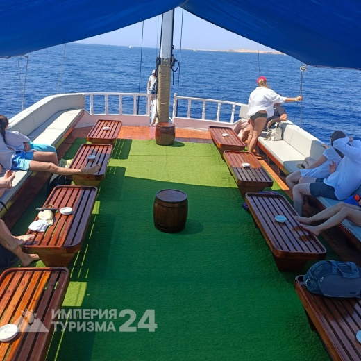 Экскурсия к Белому острову на яхте «Барбаросса»