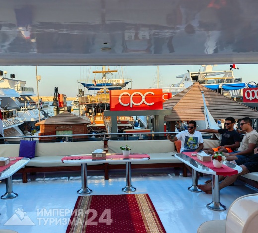 Вечерняя прогулка на яхте из Шарм-эль-Шейха